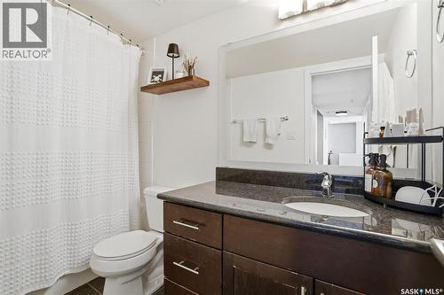 302 320 5Th Avenue N, Saskatoon, SK - Indoor Photo Showing Bathroom