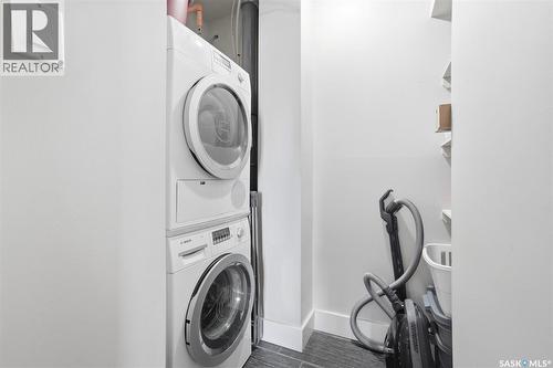 302 320 5Th Avenue N, Saskatoon, SK - Indoor Photo Showing Laundry Room