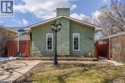 334 Robinson STREET  Regina, SK S4R 3R2