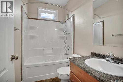 214 Cedar Place, Waldheim, SK - Indoor Photo Showing Bathroom