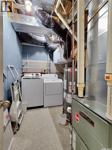 214 Cedar Place, Waldheim, SK - Indoor Photo Showing Laundry Room