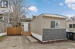 7 321 Dunlop STREET  Saskatoon, SK S7N 2P7