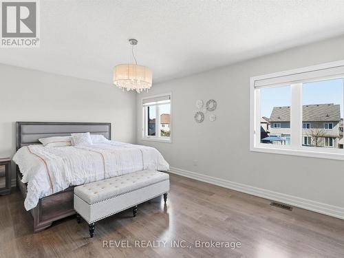 17 Mount Crescent, Essa, ON - Indoor Photo Showing Bedroom