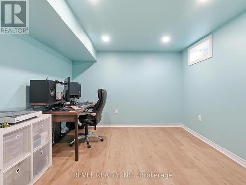 17 Mount Crescent, Essa, ON - Indoor Photo Showing Office