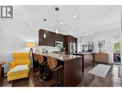Great kitchen with stainless steel appliances - 