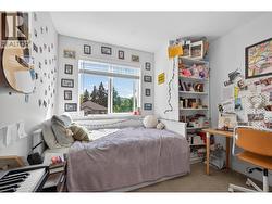 Second bedroom - 