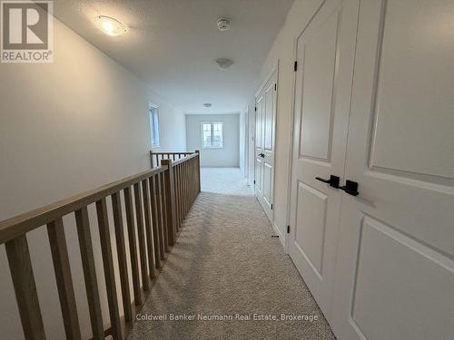 12 Cadence Common, Cambridge, ON - Indoor Photo Showing Other Room
