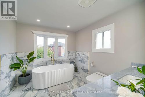 On Suite Bathroom - 4392 Grassland Crescent, Mississauga, ON - Indoor Photo Showing Bathroom