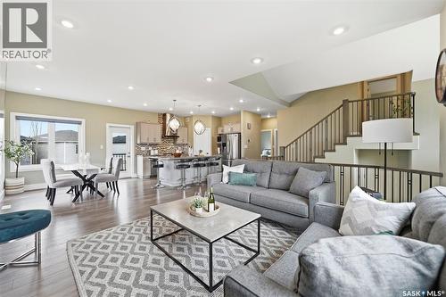 211 Burgess Bay, Saskatoon, SK - Indoor Photo Showing Living Room