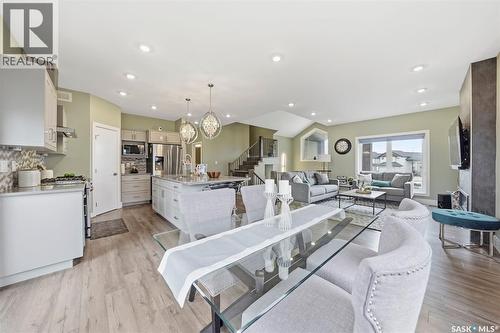 211 Burgess Bay, Saskatoon, SK - Indoor Photo Showing Kitchen
