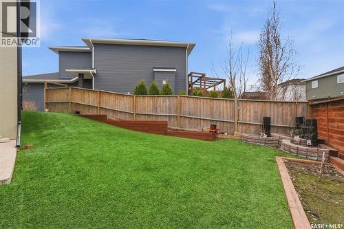 211 Burgess Bay, Saskatoon, SK - Outdoor