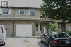 51 MICHAEL DRIVE Richmond Hill, ON L4C 5W7