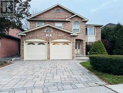 15 TIMPSON DRIVE Aurora, ON L4G 5K6