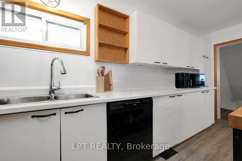 88 Norman Street, Ottawa, ON - Indoor Photo Showing Kitchen With Double Sink