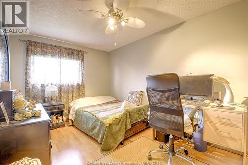 9445 Alten Drive, Windsor, ON - Indoor Photo Showing Bedroom
