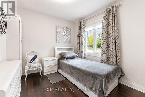58 Rutledge Road, Mississauga, ON - Indoor Photo Showing Bedroom