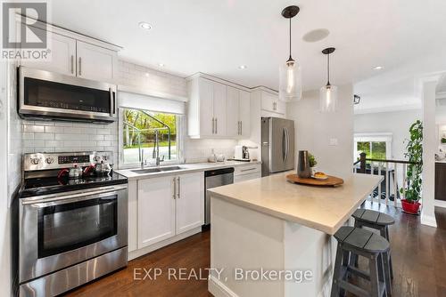 58 Rutledge Road, Mississauga, ON - Indoor Photo Showing Kitchen With Upgraded Kitchen