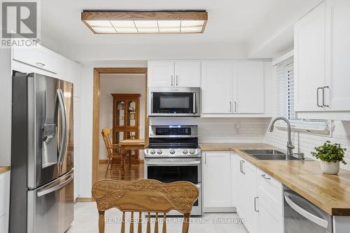 2127 Larabee Court, Burlington, ON - Indoor Photo Showing Kitchen With Double Sink