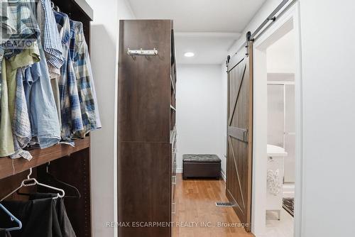 2127 Larabee Court, Burlington, ON - Indoor