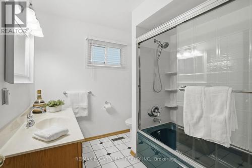 2127 Larabee Court, Burlington, ON - Indoor Photo Showing Bathroom