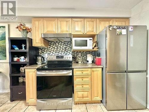 1104 Carding Mill Place, Mississauga, ON - Indoor Photo Showing Kitchen