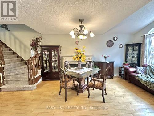 1104 Carding Mill Place, Mississauga, ON - Indoor Photo Showing Dining Room