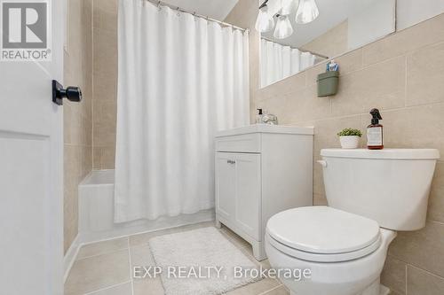 16 Ainslie Avenue, Hamilton, ON - Indoor Photo Showing Bathroom