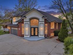 6304 MATCHETTE Lasalle, ON N9J 2J7
