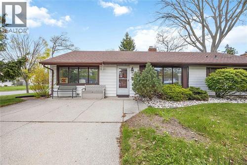 866 BURR STREET  Sarnia, ON N7V 2Y4