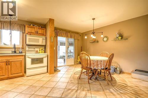 9447 Alten Drive, Windsor, ON - Indoor Photo Showing Dining Room