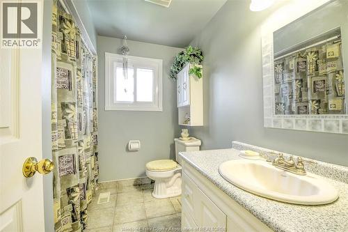 9447 Alten Drive, Windsor, ON - Indoor Photo Showing Bathroom