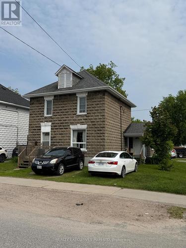 907 FRASER STREET  North Bay, ON P1B 3X7