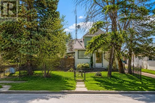595 NORTH LAKE ROAD  Richmond Hill, ON L4E 3B9