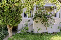 633 Prideaux St Nanaimo, BC V9R 2N9