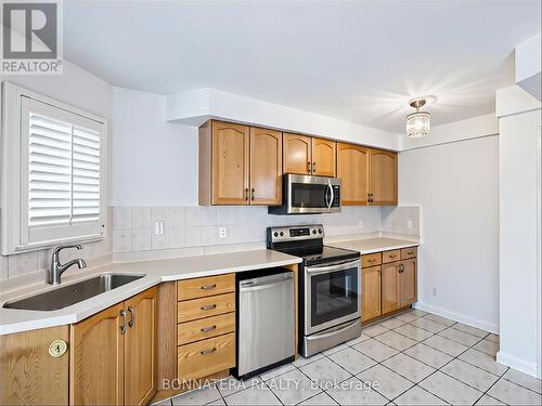 5471 Whitehorn Avenue, Mississauga, ON - Indoor Photo Showing Kitchen