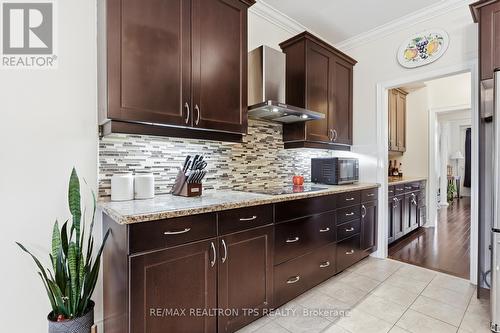 555 Kingsfield Loop, Oshawa, ON - Indoor Photo Showing Kitchen