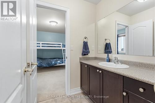 Jack & Jill Connecting Bath with Shower & Toilet - 555 Kingsfield Loop, Oshawa, ON - Indoor Photo Showing Bathroom
