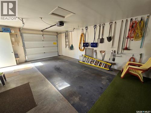 706 Main Street, Kipling, SK - Indoor Photo Showing Garage
