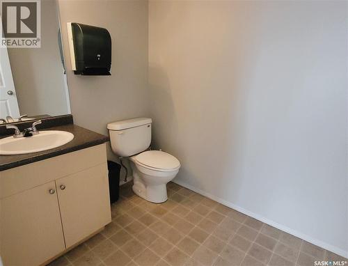 204 303 Lowe Road, Saskatoon, SK - Indoor Photo Showing Bathroom