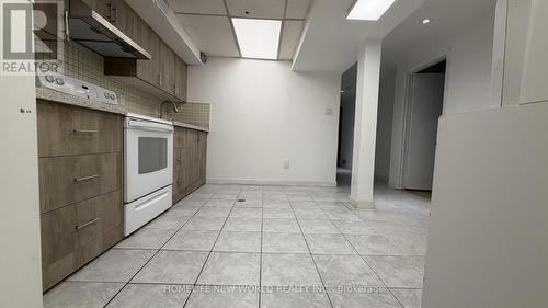 Lower Level - 135 Pineway Boulevard, Toronto, ON - Indoor Photo Showing Kitchen