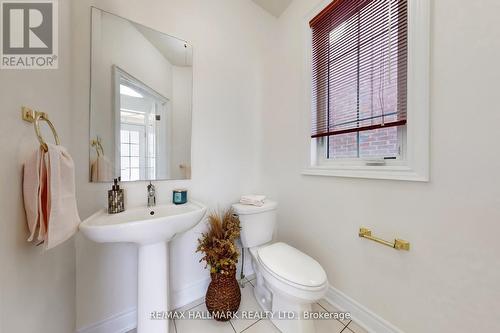 9 Lyle Way E, Brampton, ON - Indoor Photo Showing Bathroom