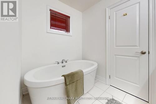9 Lyle Way E, Brampton, ON - Indoor Photo Showing Bathroom