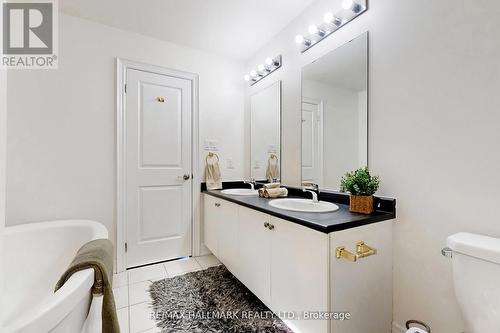 9 Lyle Way E, Brampton, ON - Indoor Photo Showing Bathroom