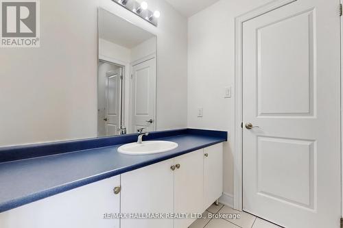9 Lyle Way E, Brampton, ON - Indoor Photo Showing Bathroom