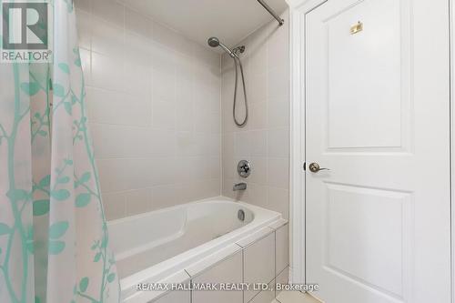9 Lyle Way E, Brampton, ON - Indoor Photo Showing Bathroom