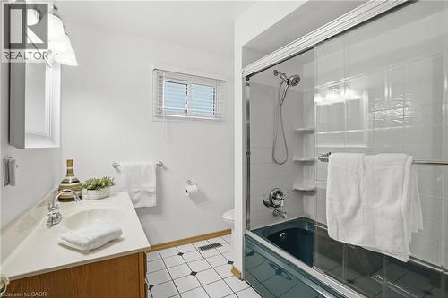 2127 Larabee Court, Burlington, ON - Indoor Photo Showing Bathroom