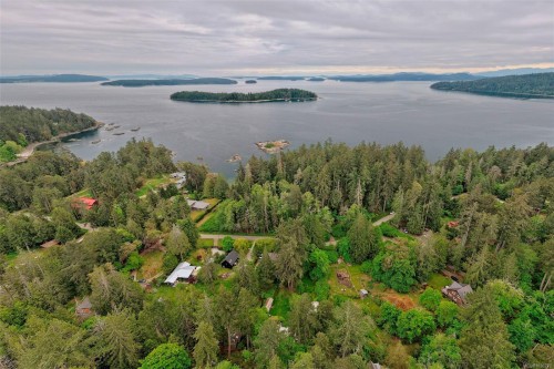 157 Menhinick Dr, Salt Spring, BC 