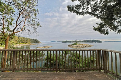 157 Menhinick Dr, Salt Spring, BC 
