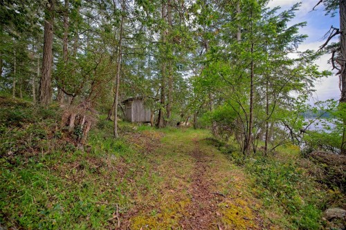 157 Menhinick Dr, Salt Spring, BC 