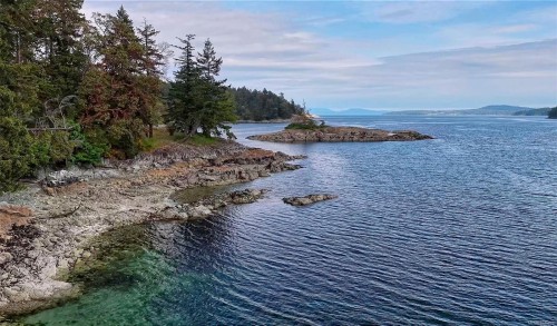 157 Menhinick Dr, Salt Spring, BC 